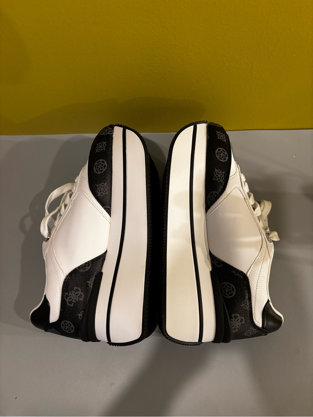 Guess White and Black Platform Sneakers for Women0713 - Picture 6 of 10